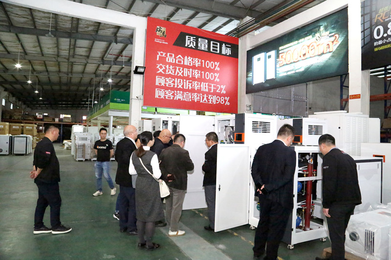 熱烈歡迎河南舒適家行業(yè)聯(lián)盟領(lǐng)導(dǎo)蒞臨廣東瑞馬參觀(guān)指導(dǎo) 熱烈歡迎河南舒適家行業(yè)聯(lián)盟領(lǐng)導(dǎo)蒞臨廣東瑞馬參觀(guān)指導(dǎo)